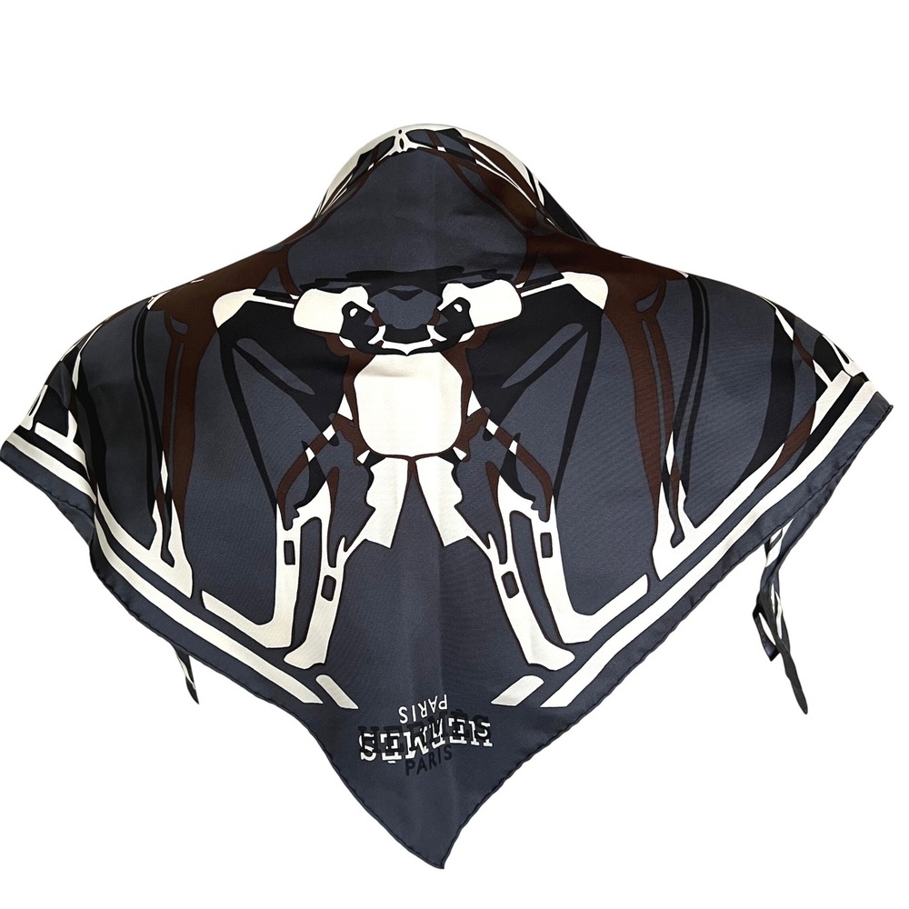 Hermes Caleche Elastique Triangle Scarf 100% Silk Mirrored Horse Gray White